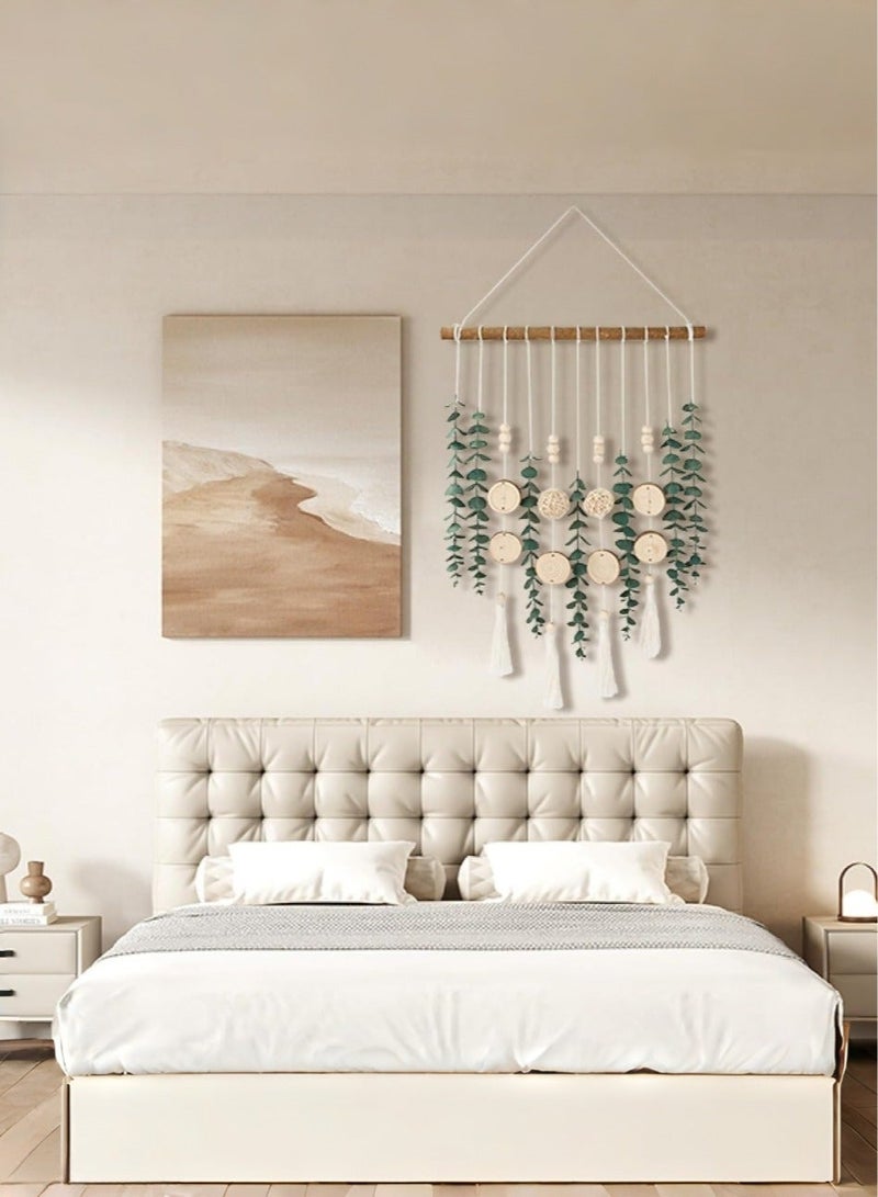 عش الحضري معلق حائطي من المكرميه لعرض الصور، ومنظم لبطاقات الصور وإكسسوارات الشعر مع كرات من الخوص على شكل أوراق، ديكور حائطي يدوي من النباتات الطبيعية على طراز بوهو، هدية - Image 2